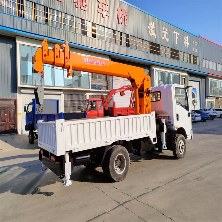 二道江区三轮随车吊定制 农用改装机自备吊中瑞长期出售